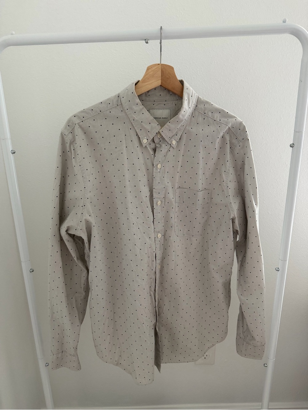 American Eagle Gray and Black Polka Dot Button Down Shirt Large